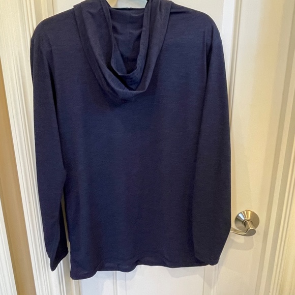 Vissla pullover hooded performance shirt, like new - Picture 4 of 6